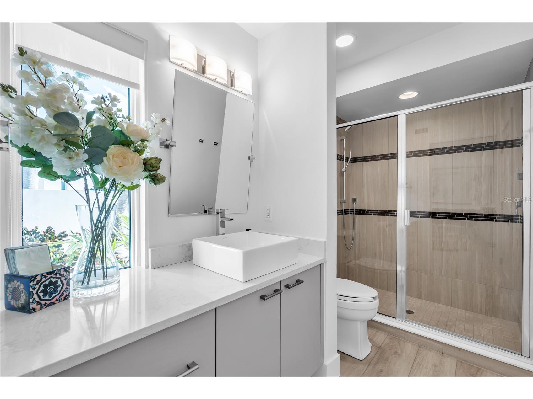 701 Tyler Drive Sarasota FL 34236 A4676329 image16