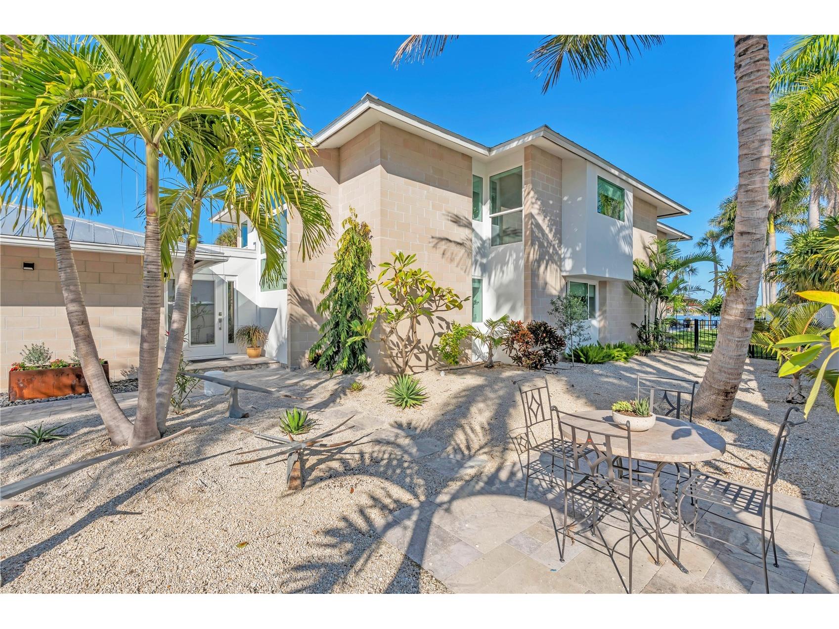 701 Tyler Drive Sarasota FL 34236 A4676329 image3