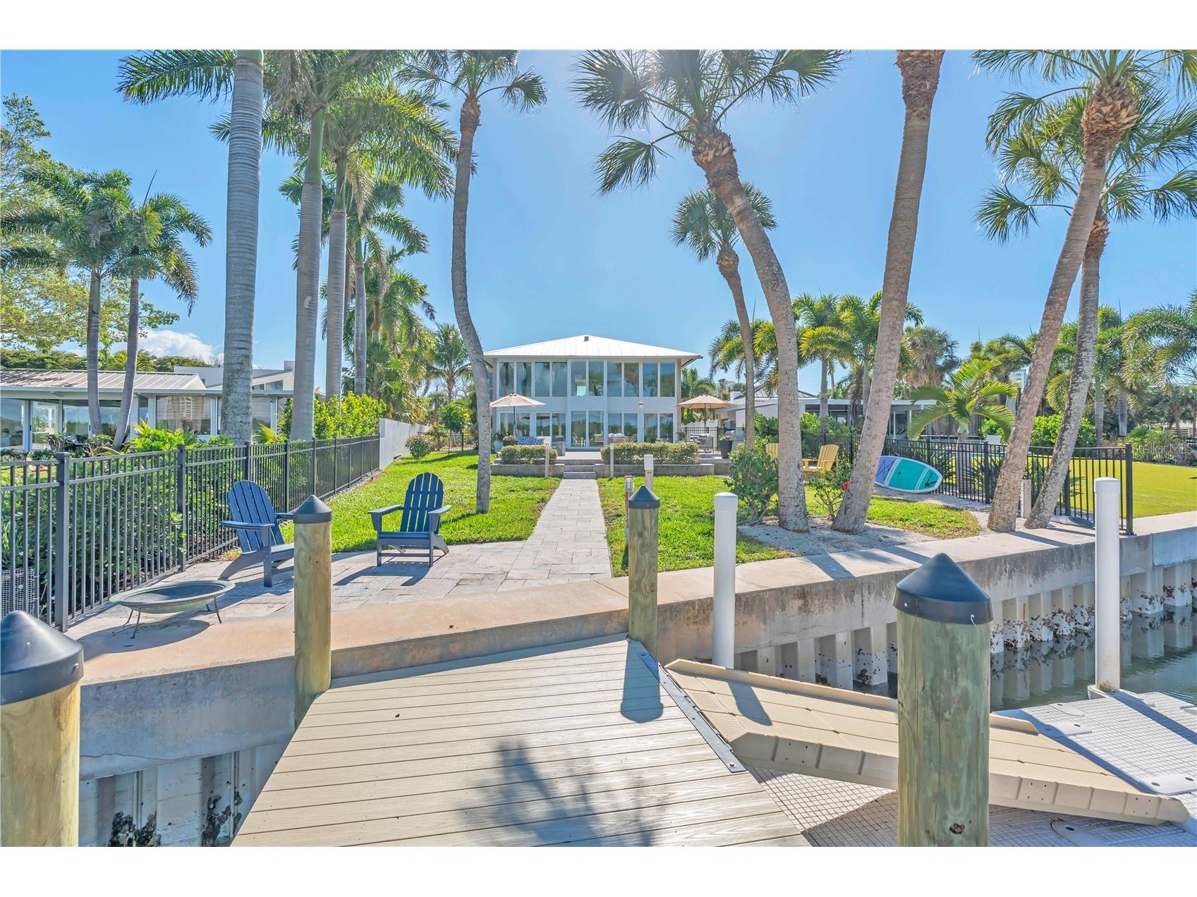 701 Tyler Drive Sarasota FL 34236 A4676329 image4