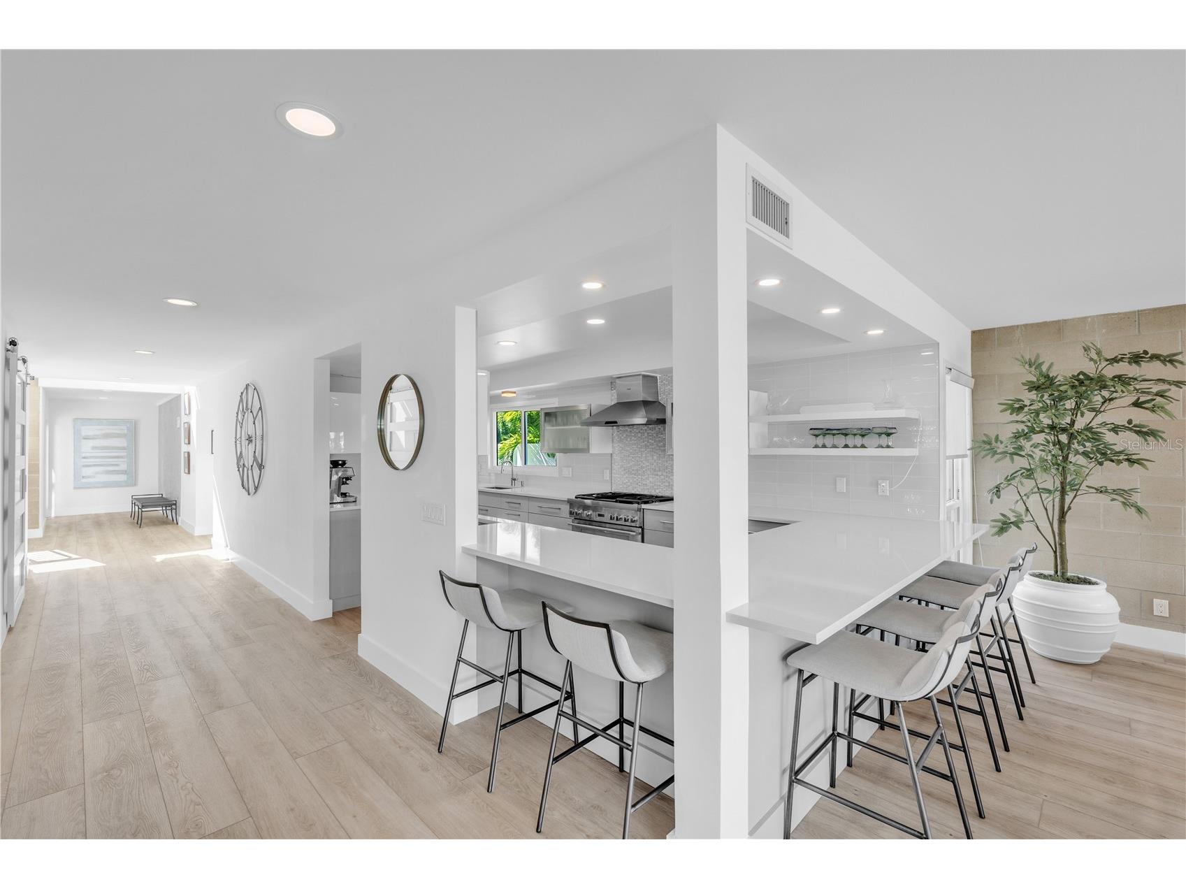 701 Tyler Drive Sarasota FL 34236 A4676329 image9