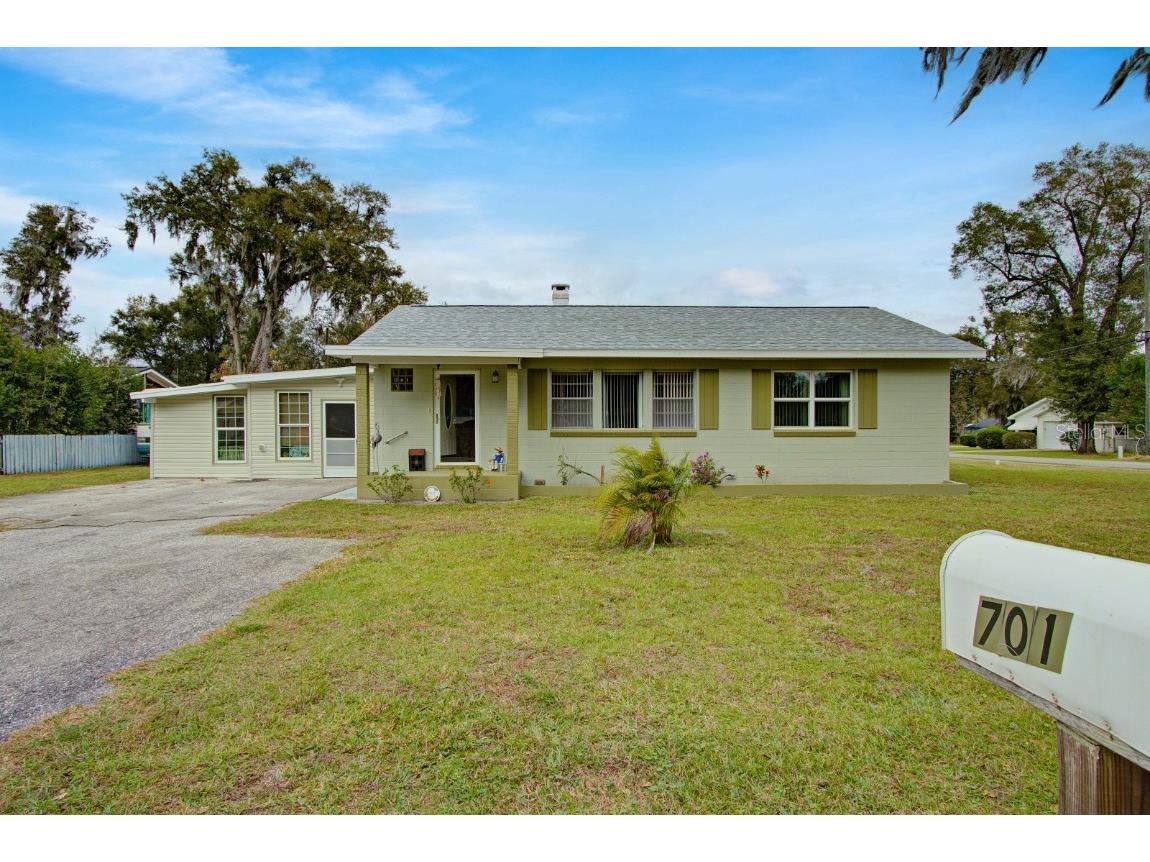 701 W Pennsylvania Avenue Deland FL 32720 V4933705 image1