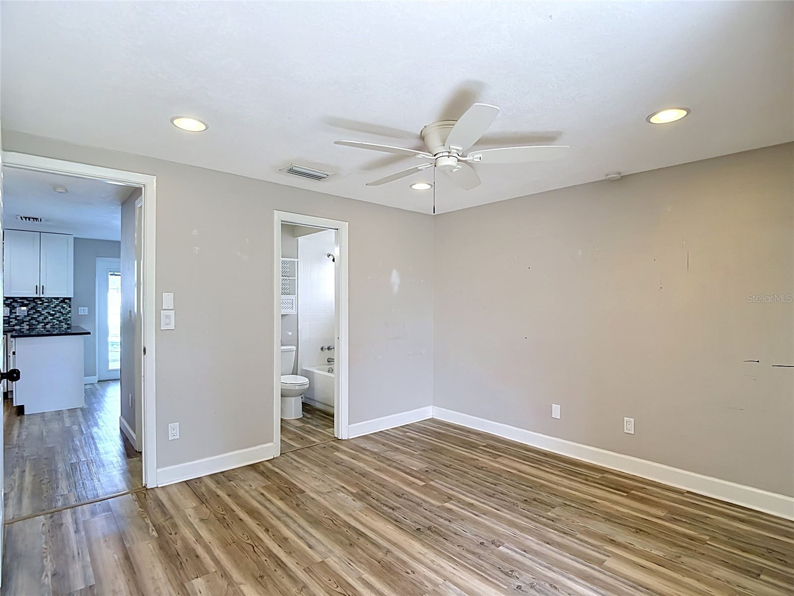 7010 Cobblewood Court Tampa FL 33615 TB8513832 image35