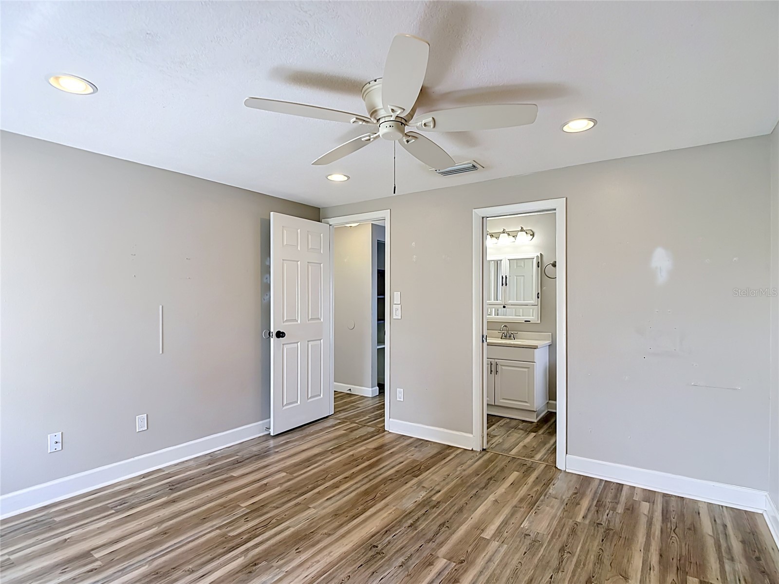7010 Cobblewood Court Tampa FL 33615 TB8513832 image36