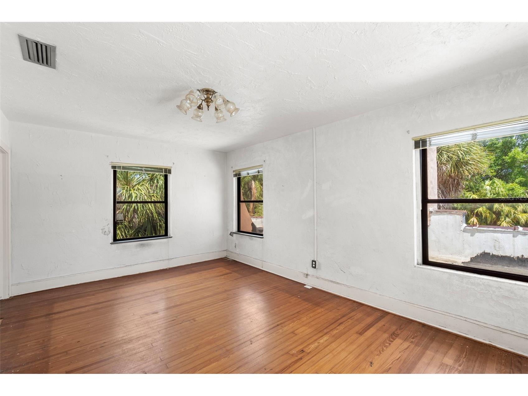 7010 Park Street S Saint Petersburg FL 33707 TB8496251 image33
