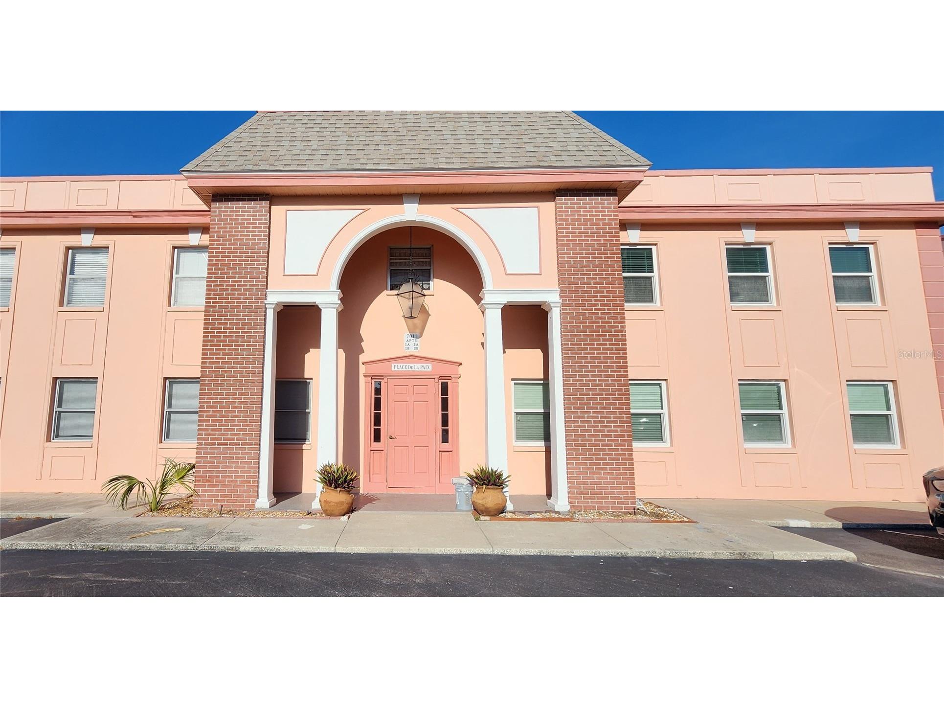 7011 Place De La Paix #2B South Pasadena FL 33707 TB8464353 image1