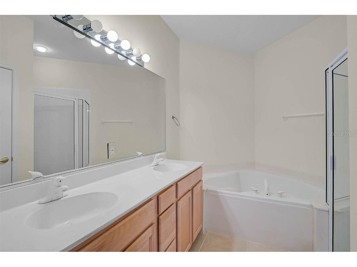 7012 Prosperity Circle #706 Sarasota FL 34238 A4671338 image17