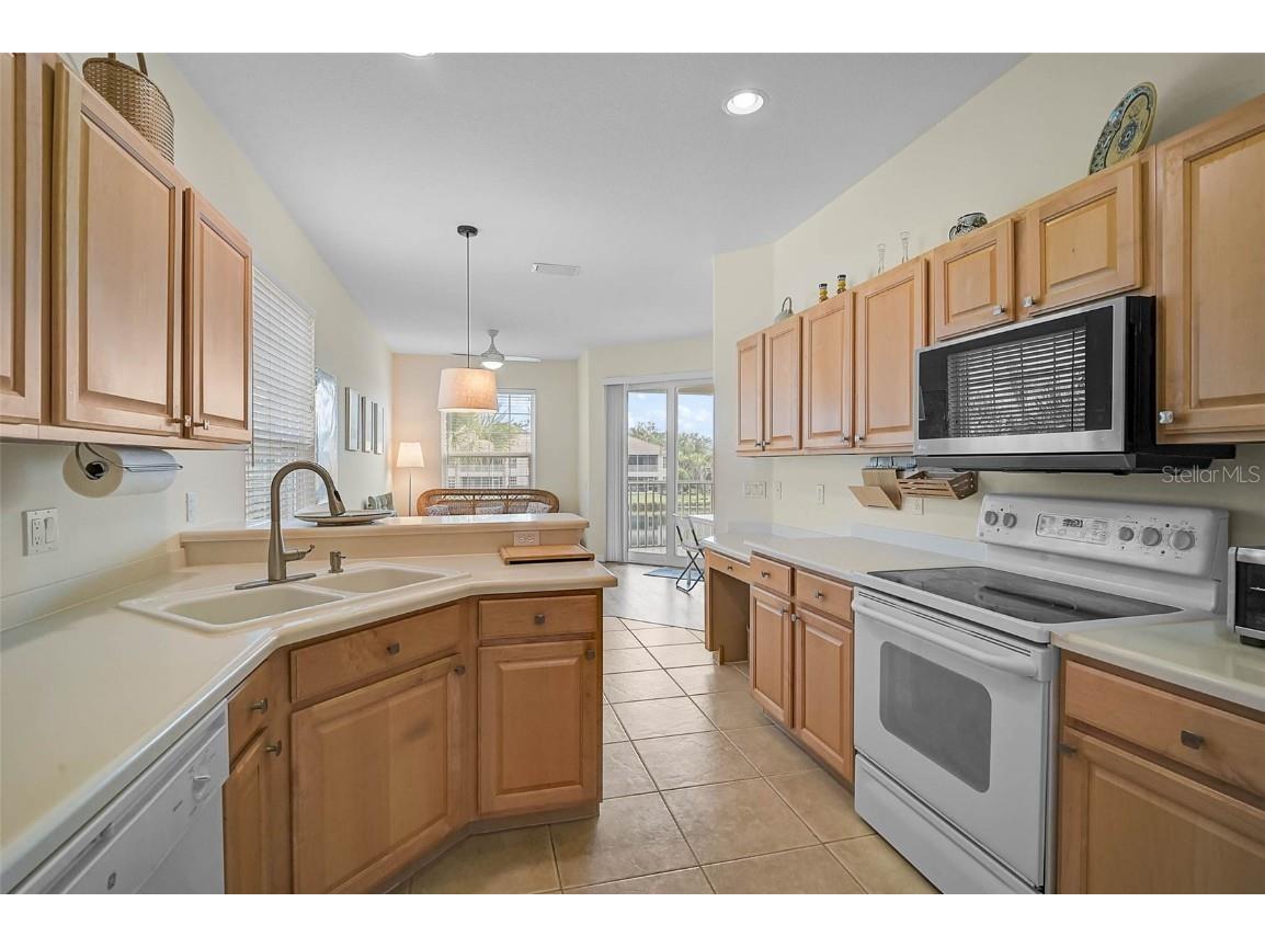 7012 Prosperity Circle #706 Sarasota FL 34238 A4671338 image6