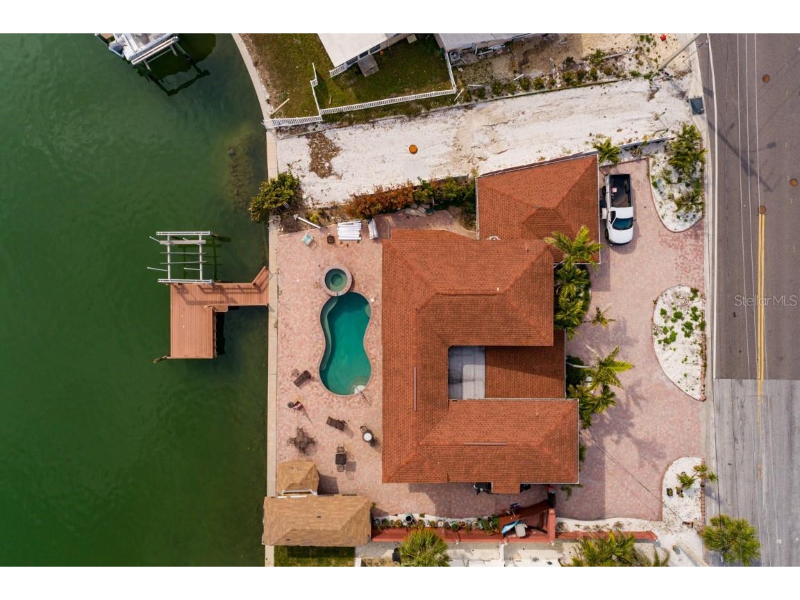 7013 Boca Ciega Drive Saint Pete Beach FL 33706 - BOCA CIEGA BAY TB8348178 image2