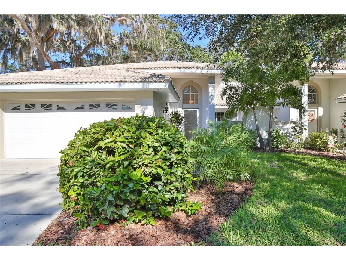 7013 Woodside Oaks Circle #6 Sarasota FL 34231 A4554395 image1