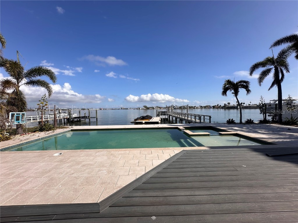 7015 Bay Street Saint Pete Beach FL 33706 - BOCA CIEGA BAY TB8336546 image1