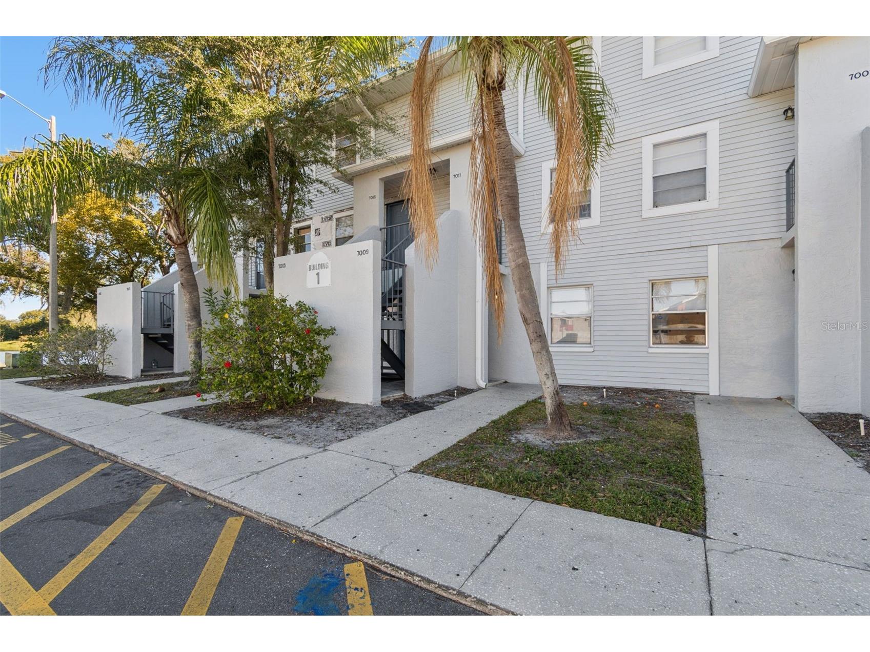 7015 Waterside Drive #1 Tampa FL 33617 - HILLSBOROUGH RIVER TB8467052 image2