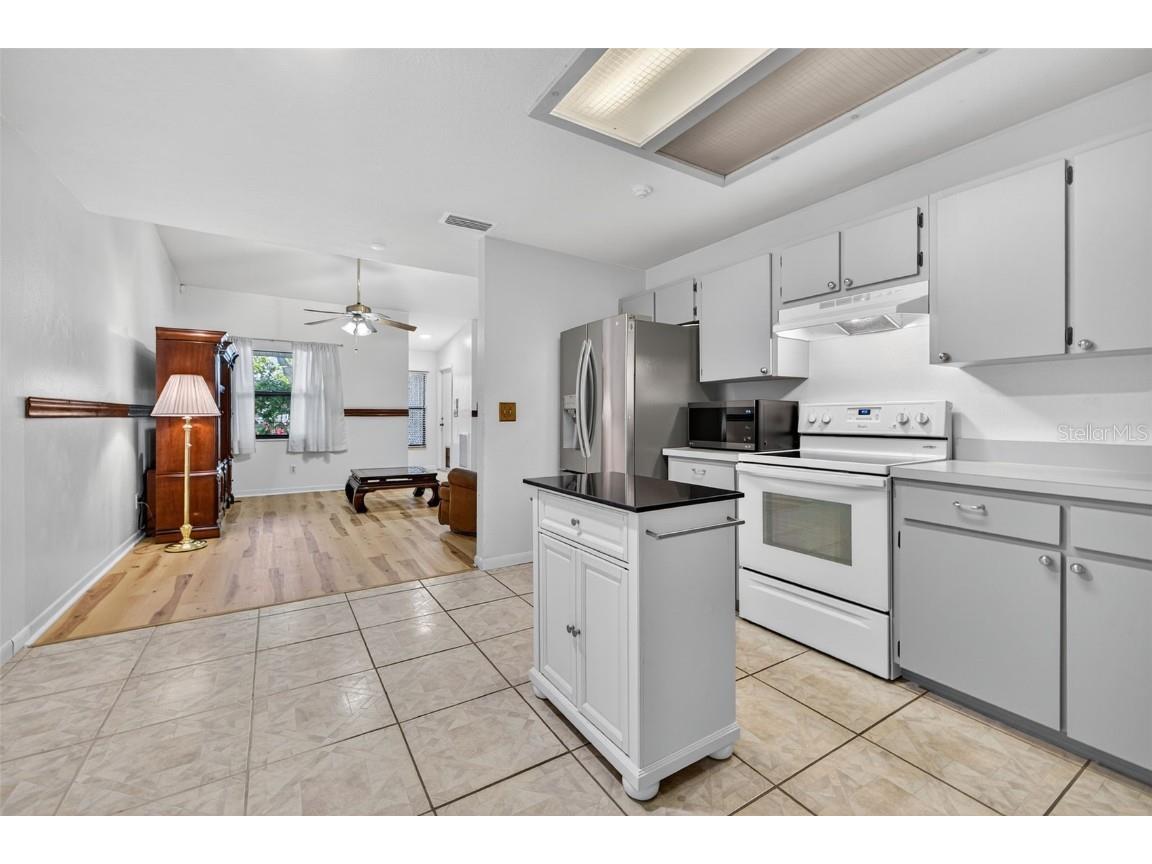 7016 2nd Street N Saint Petersburg FL 33702 TB8439843 image12