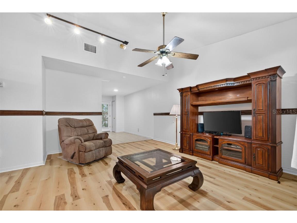 7016 2nd Street N Saint Petersburg FL 33702 TB8439843 image6