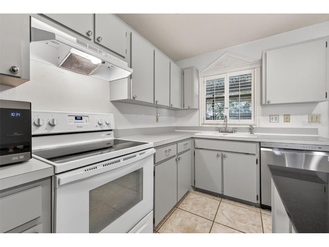 7016 2nd Street N Saint Petersburg FL 33702 TB8439843 image9