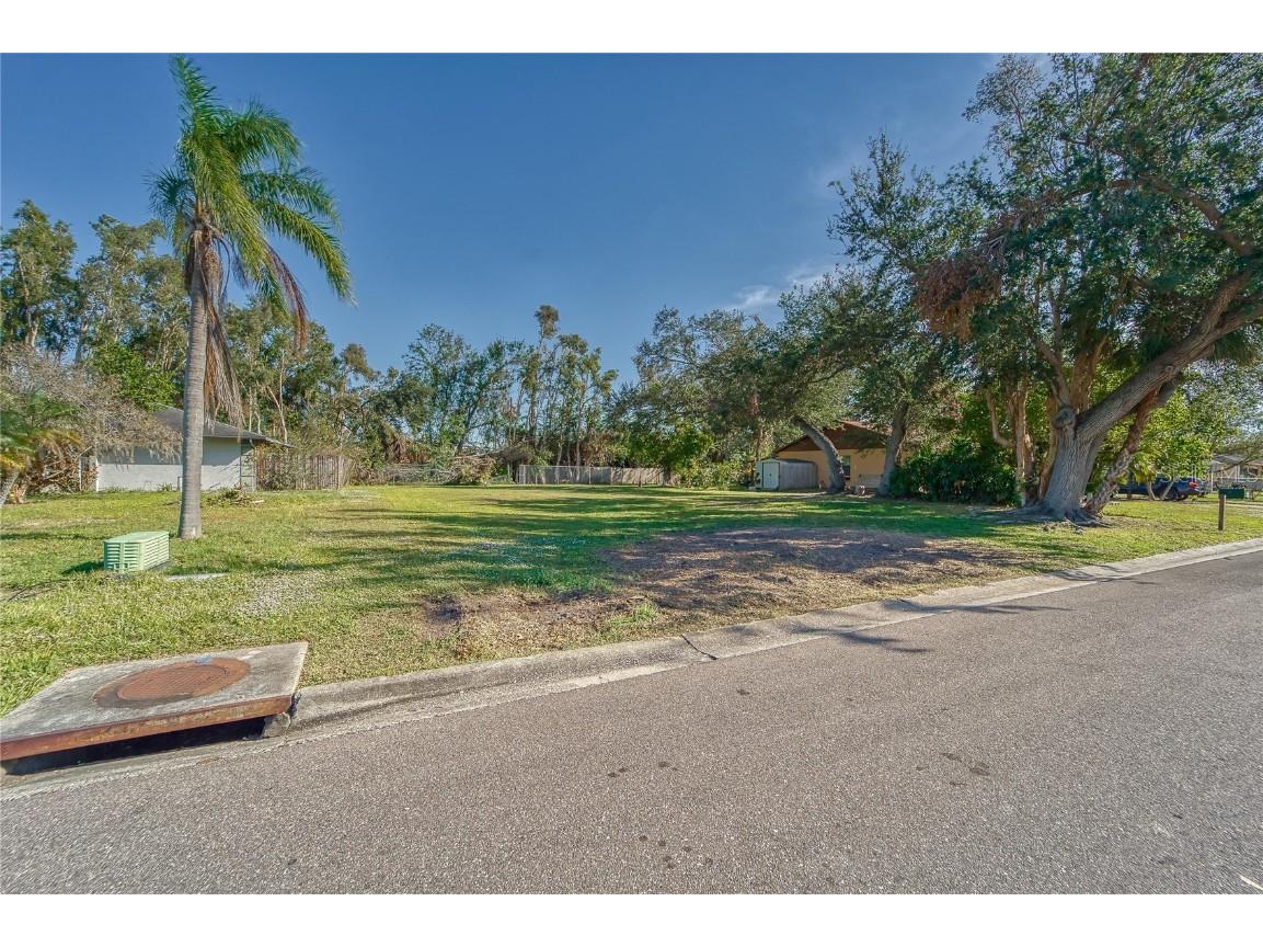 7017 13th Street E Sarasota FL 34243 TB8331657 image1