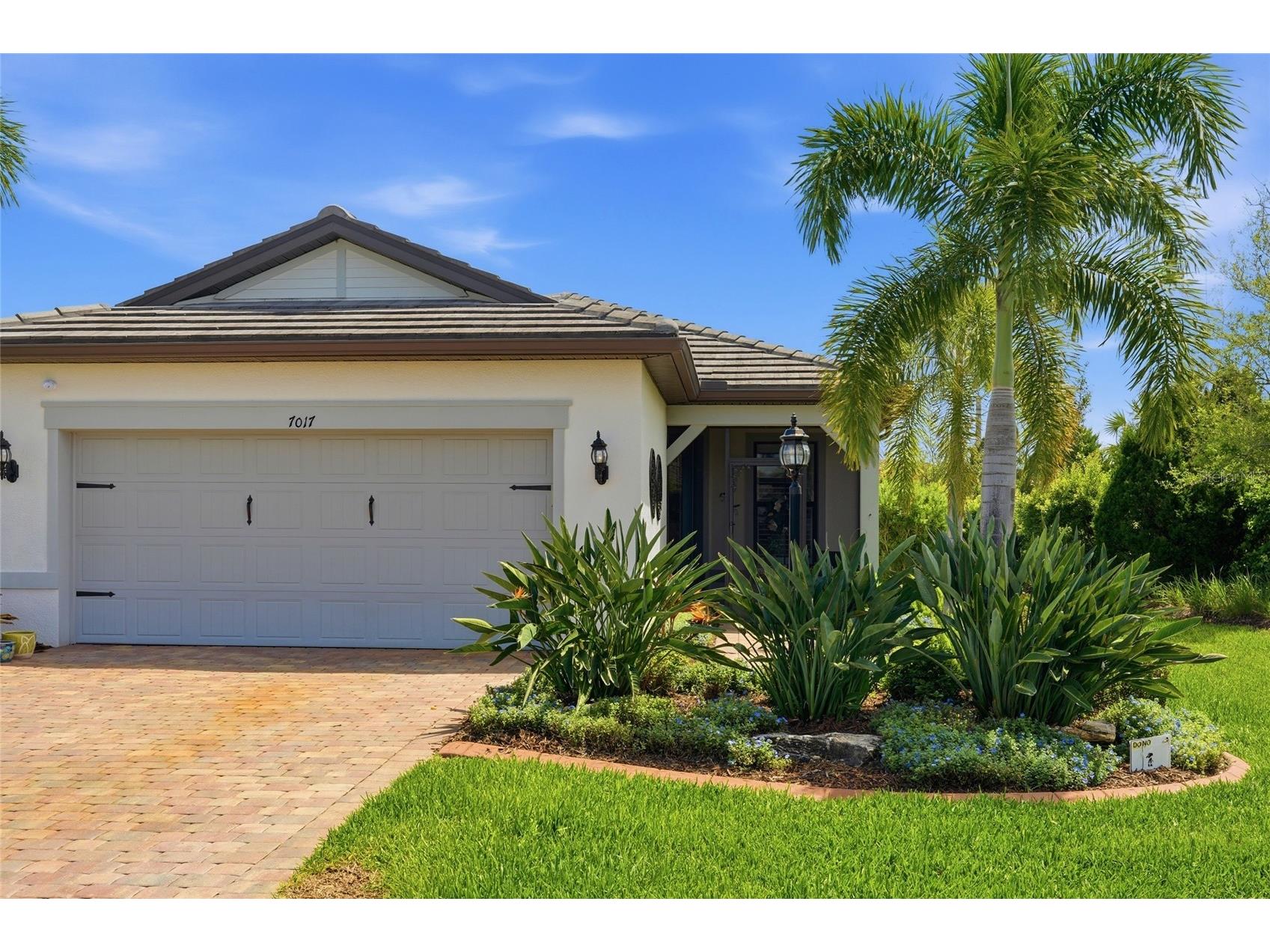 7017 Hanover Court Bradenton FL 34202 A4688416 image2