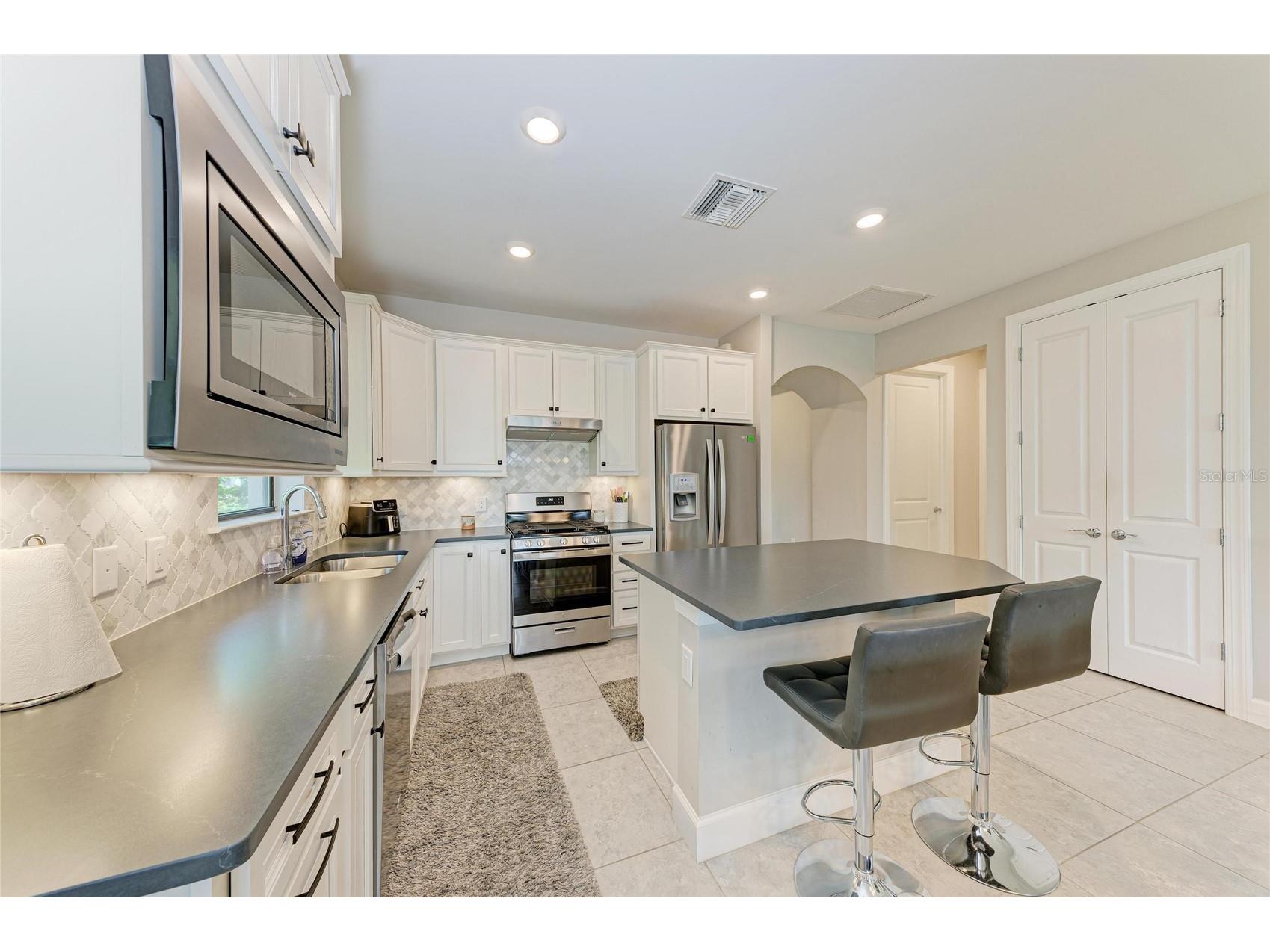 7018 Holbrook Cove Bradenton FL 34202 A4693892 image17