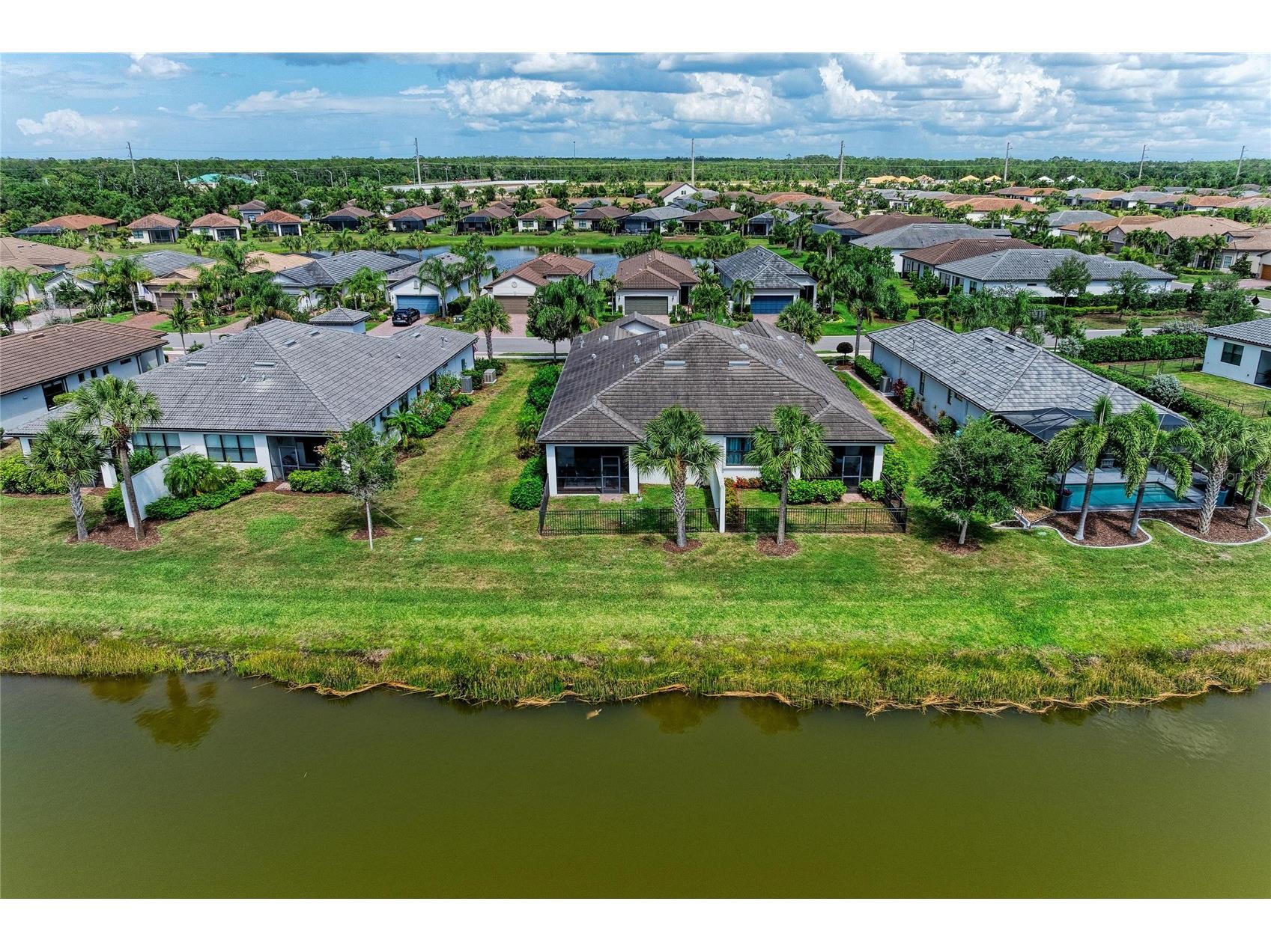 7018 Holbrook Cove Bradenton FL 34202 A4693892 image3