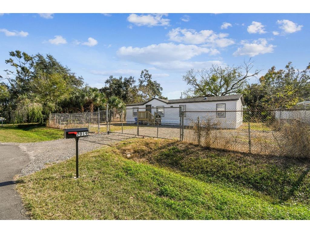 7019 50th Avenue S Tampa FL 33619 TB8457114 image1