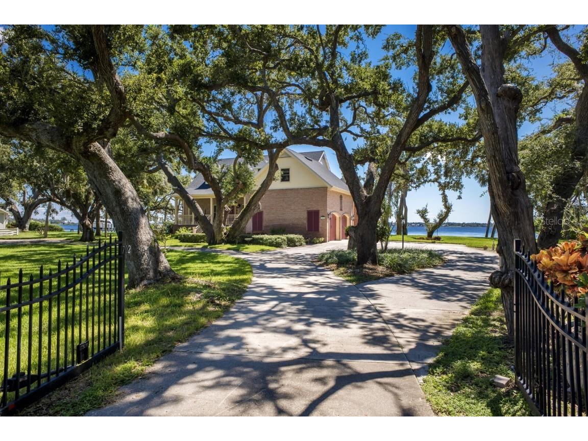 702 32nd Avenue W Palmetto FL 34221 - MANATEE RIVER A4665494 image1