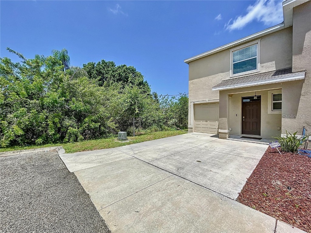 702 Barclay Wood Drive Ruskin FL 33570 T3525869 image1