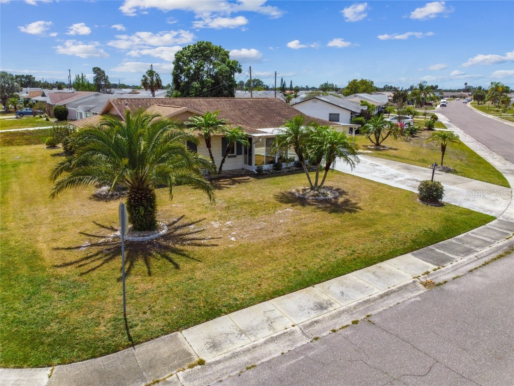 702 Bel Air Avenue Sun City Center FL 33573 T3437200 image1