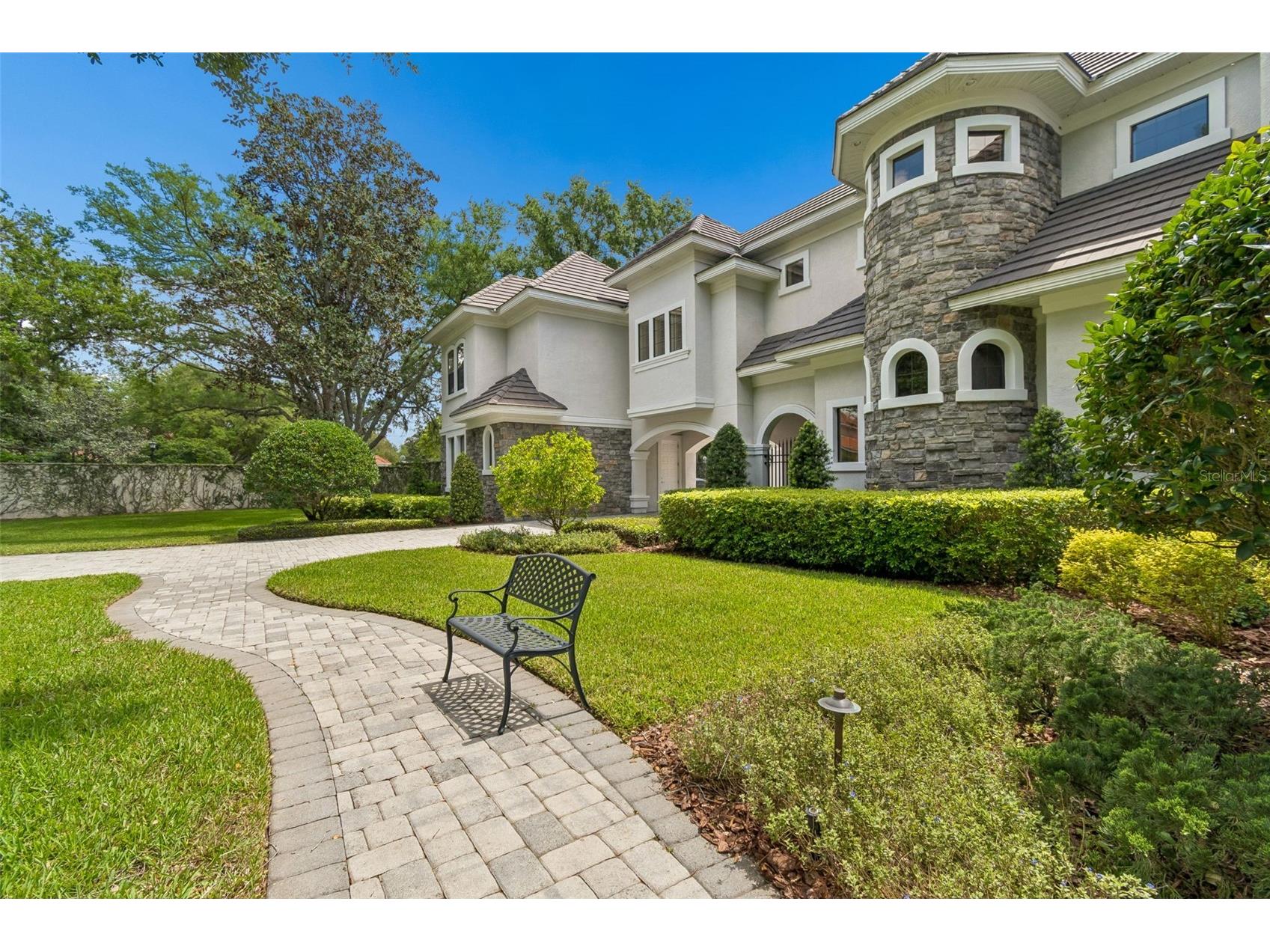 702 Berrocales De Avila Tampa FL 33613 TB8495311 image4