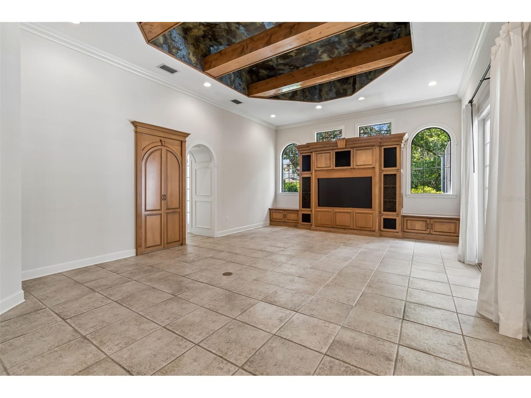 702 Berrocales De Avila Tampa FL 33613 TB8495311 image40