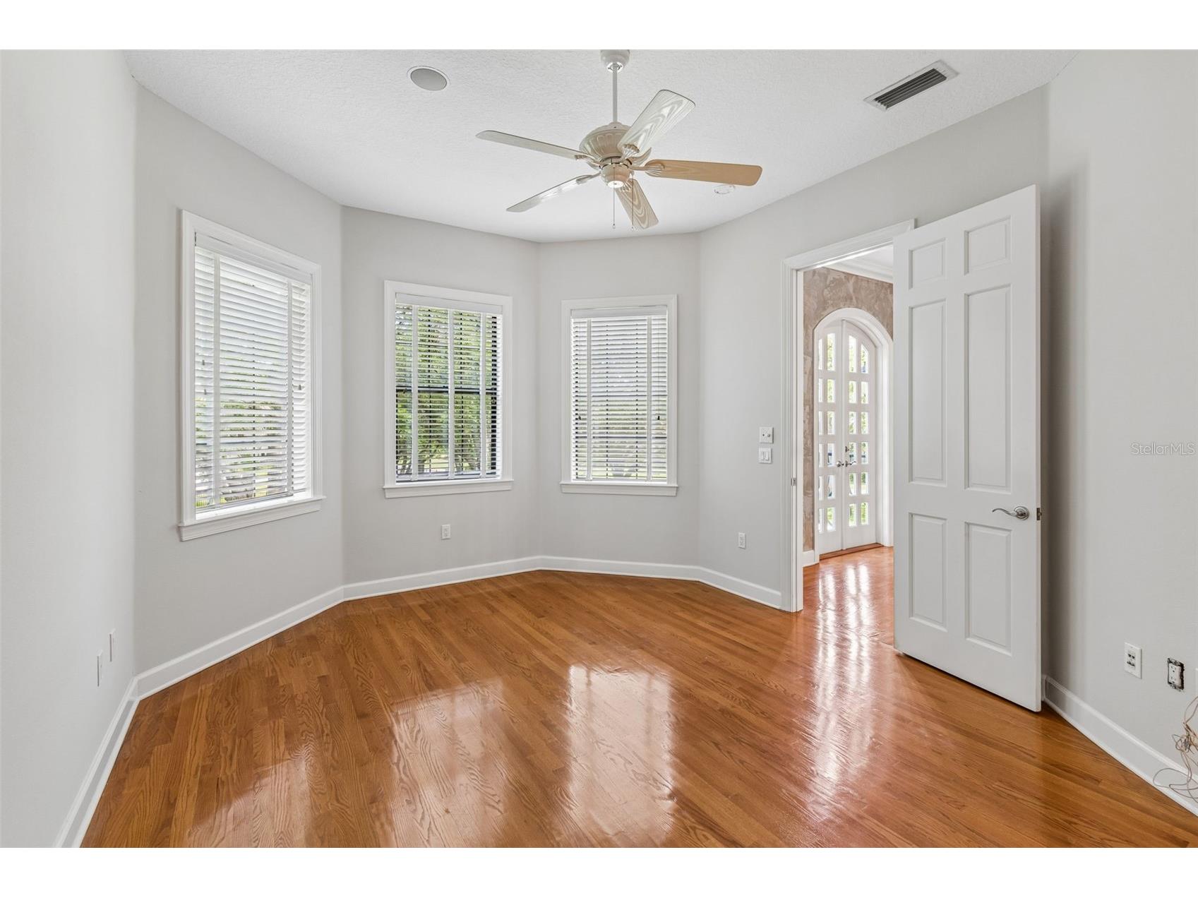 702 Berrocales De Avila Tampa FL 33613 TB8495311 image51