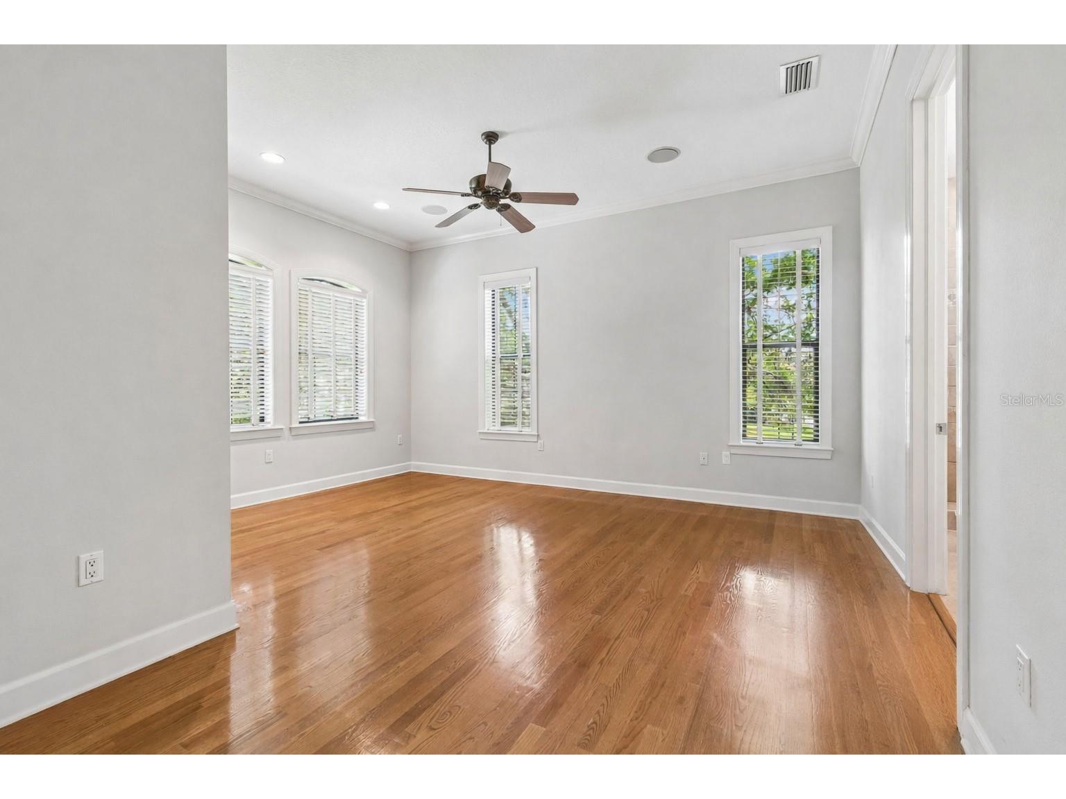702 Berrocales De Avila Tampa FL 33613 TB8495311 image58