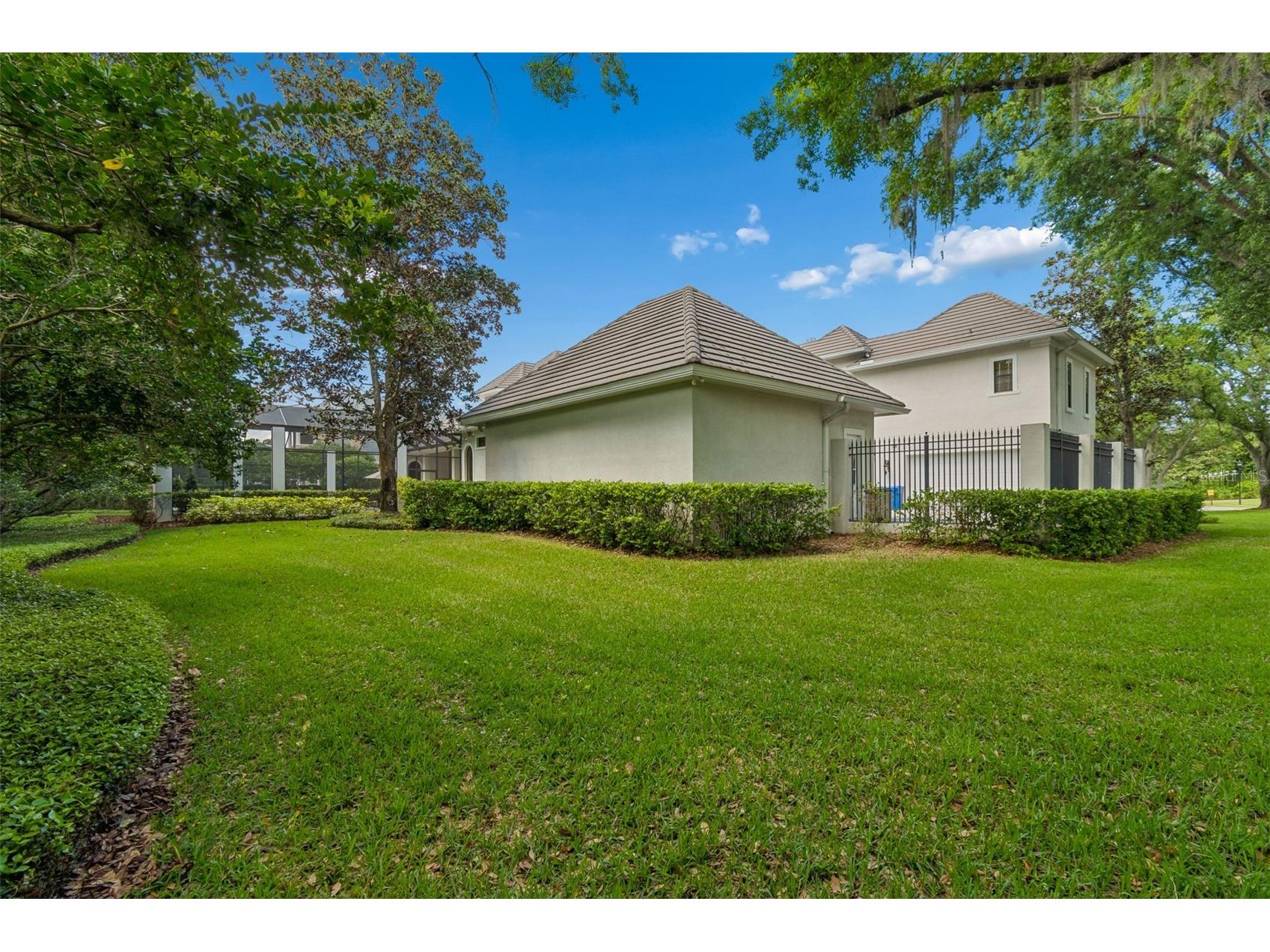 702 Berrocales De Avila Tampa FL 33613 TB8495311 image70