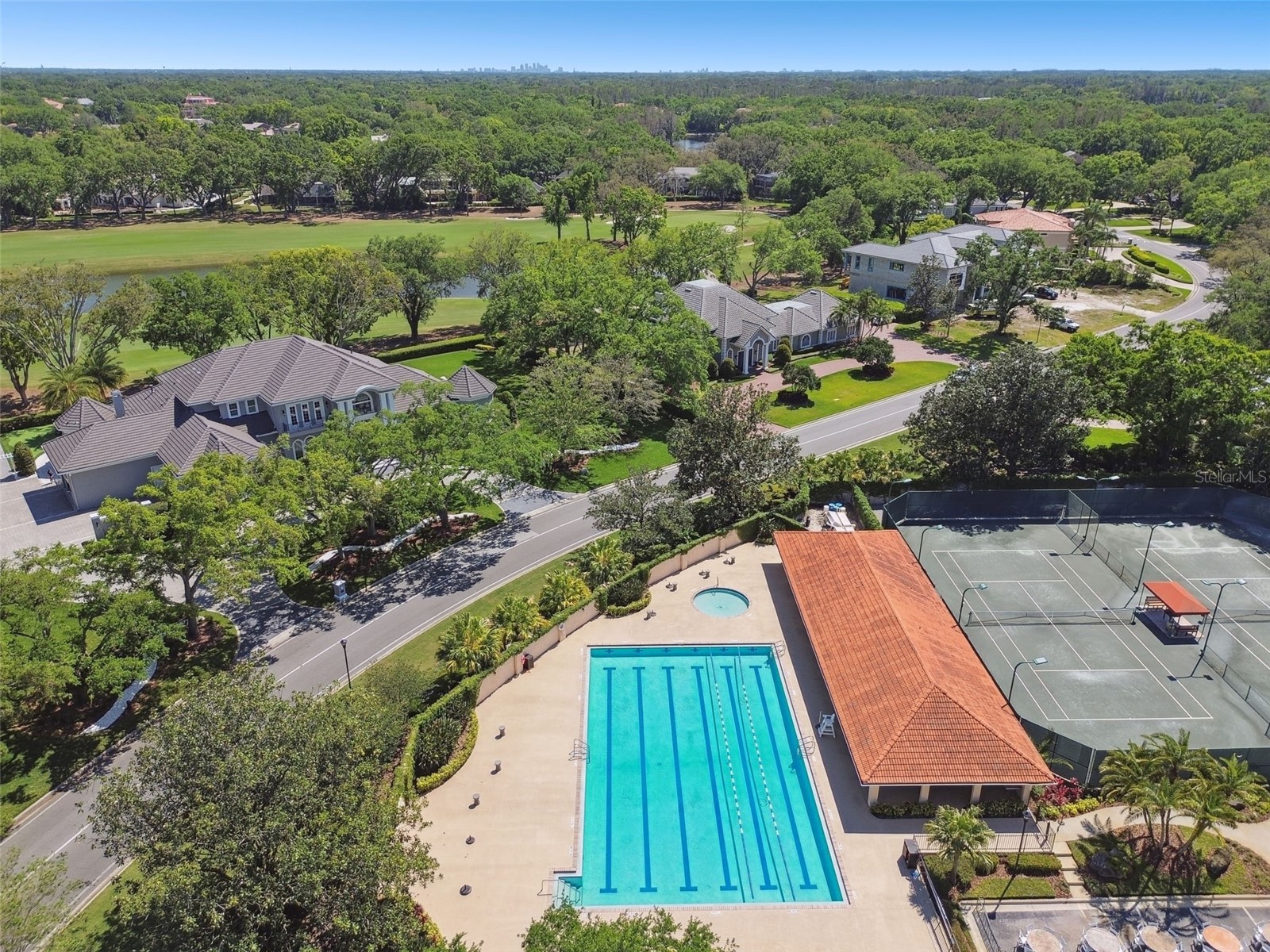 702 Berrocales De Avila Tampa FL 33613 TB8495311 image80