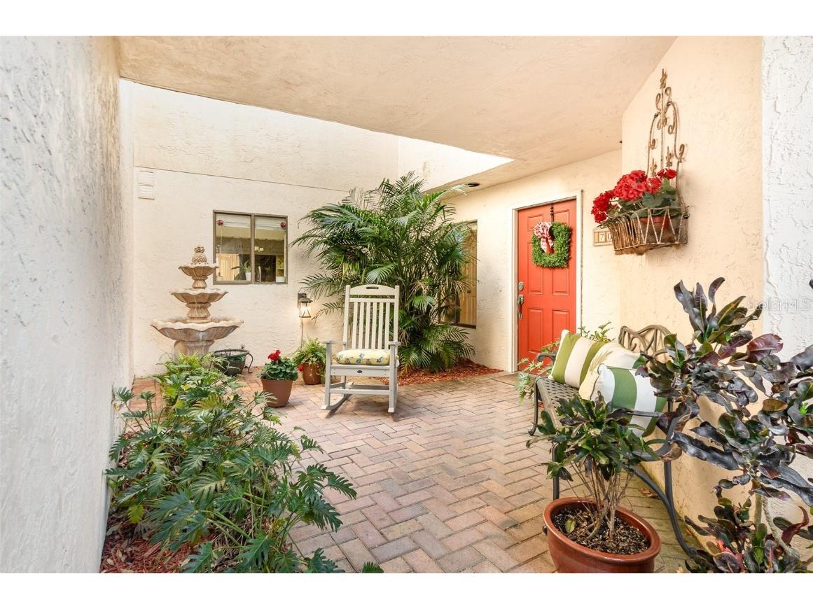 702 Clusterwood Drive Yalaha FL 34797 - LAKE HARRIS TB8359735 image3