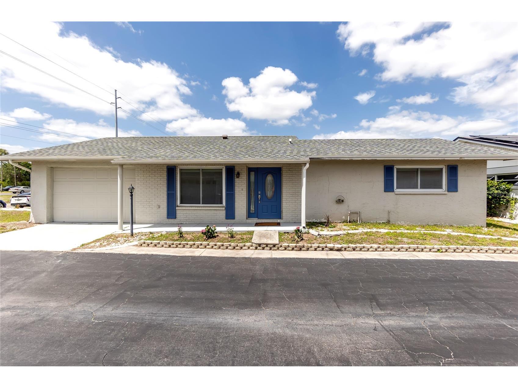 702 Huxley Place Sun City Center FL 33573 A4689086 image1