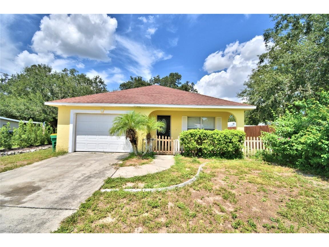 702 Lemon Avenue Dundee FL 33838 P4927242 image1