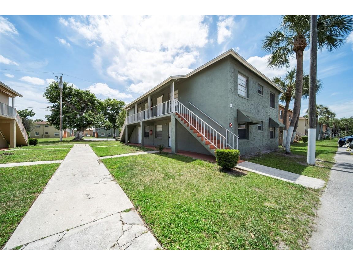 702 Michigan Court #1 Saint Cloud FL 34769 O6192789 image1