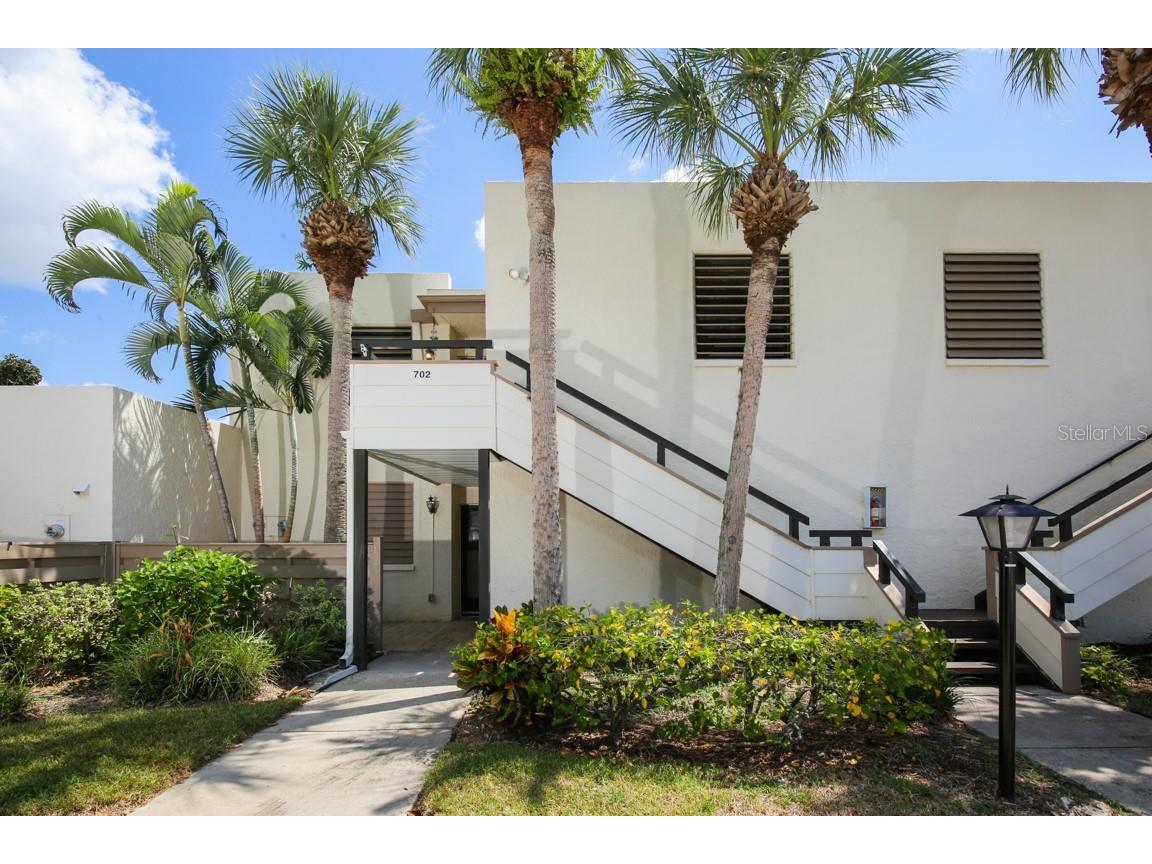 702 Oakview Drive #702 Bradenton FL 34210 A4627660 image1