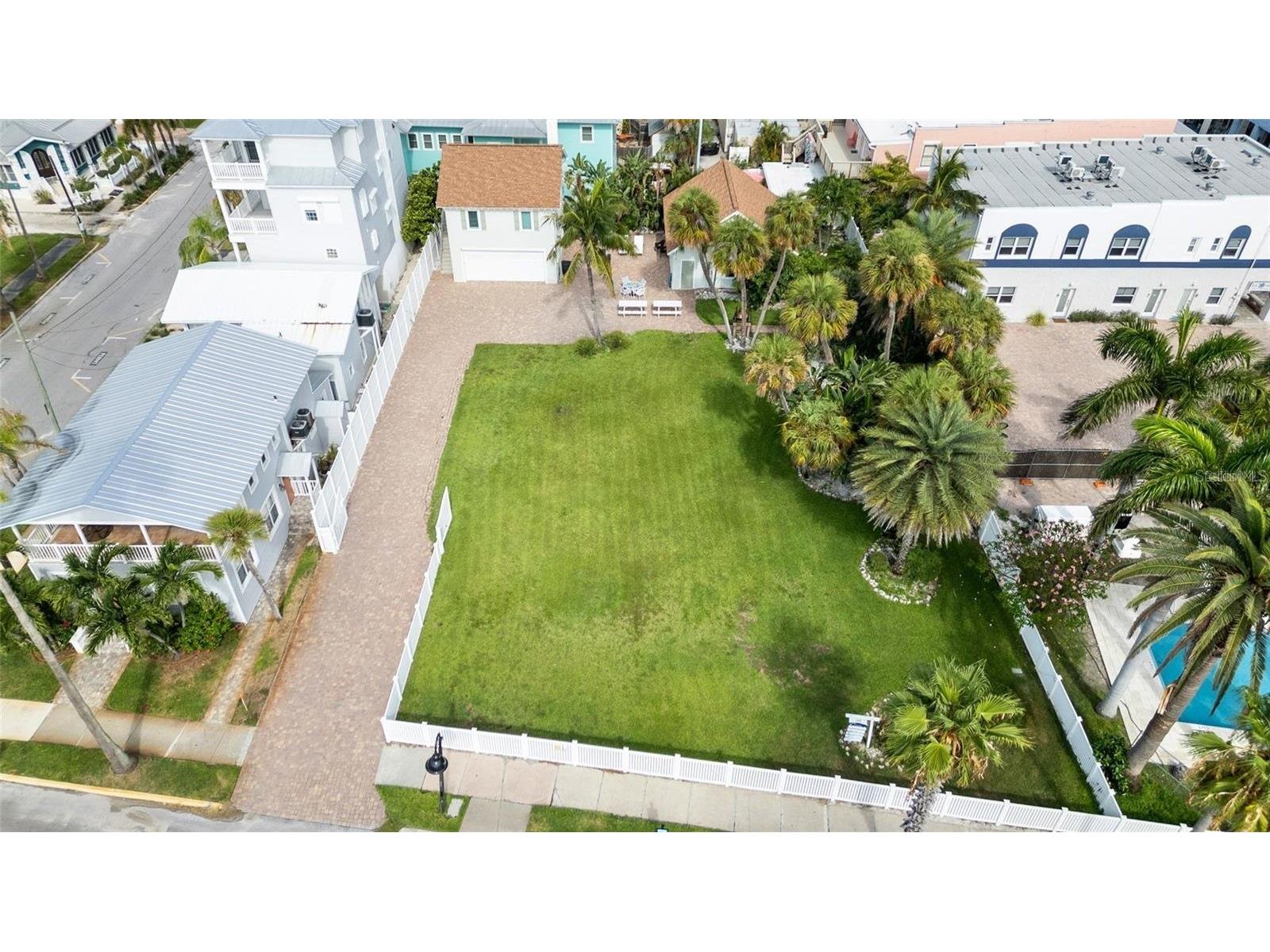 702 Pass A Grille Way Saint Pete Beach FL 33706 TB8364677 image2