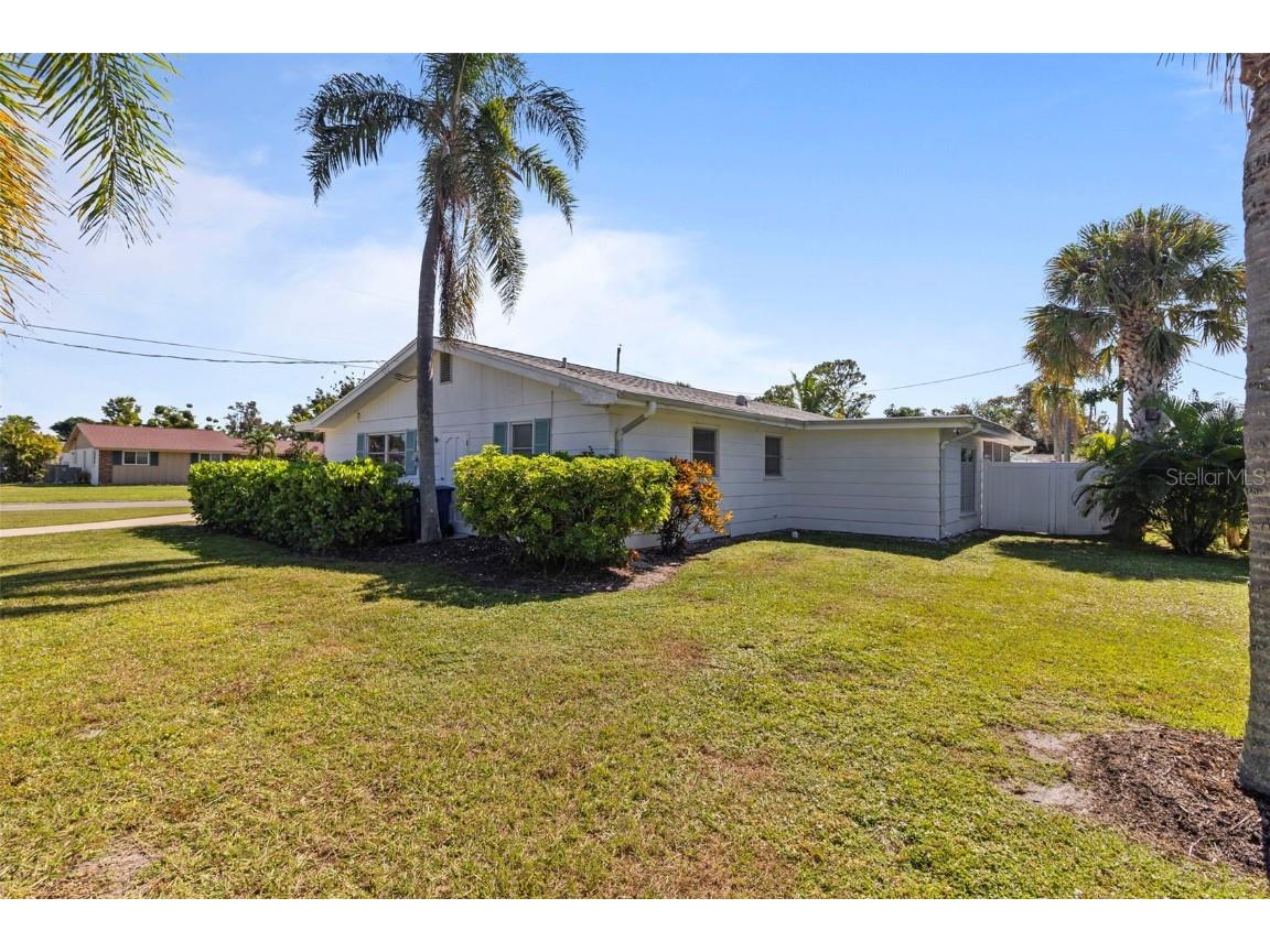 702 Poinciana Road Nokomis FL 34275 C7516298 image32