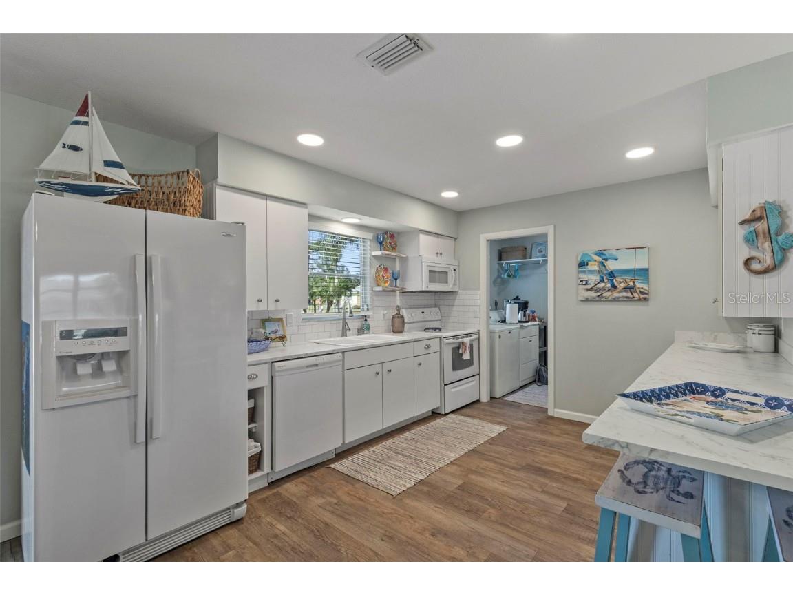 702 Poinciana Road Nokomis FL 34275 C7516298 image9