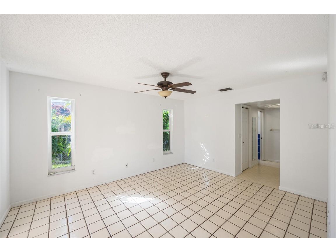 702 SE 36th Street Cape Coral FL 33904 TB8437852 image19