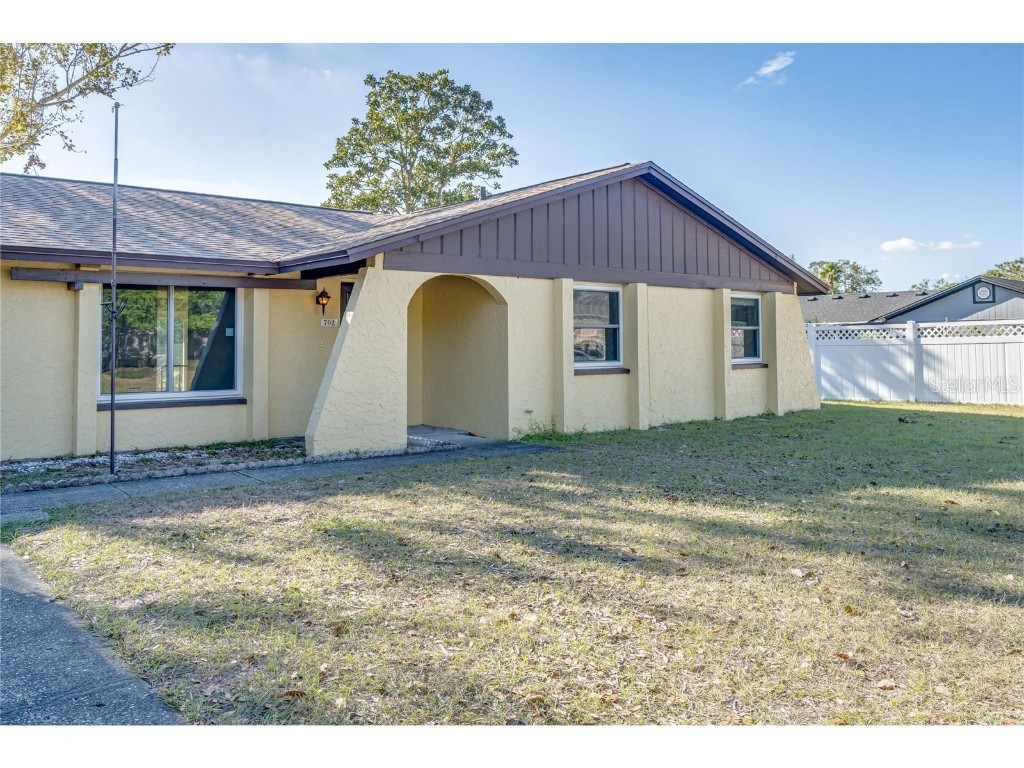 702 Valley Hill Drive Brandon FL 33510 O6263040 image1
