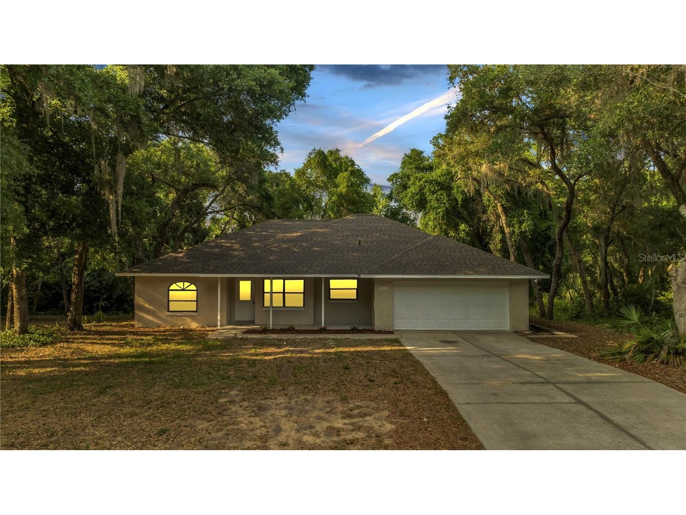 702 Village Court Fruitland Park FL 34731 S5104745 image1