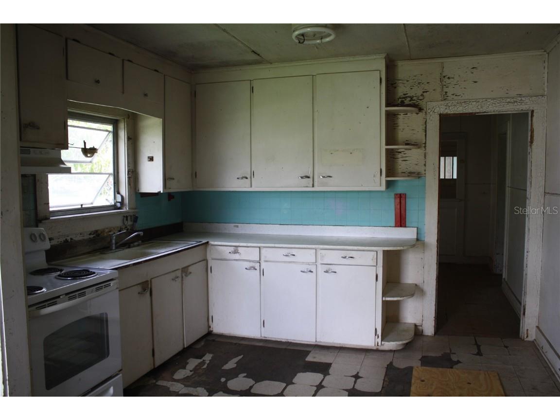 702 W Olympia Avenue Punta Gorda FL 33950 C7497792 image11