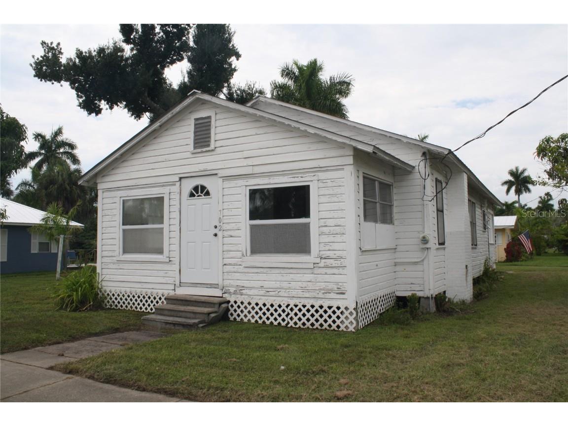 702 W Olympia Avenue Punta Gorda FL 33950 C7497792 image3