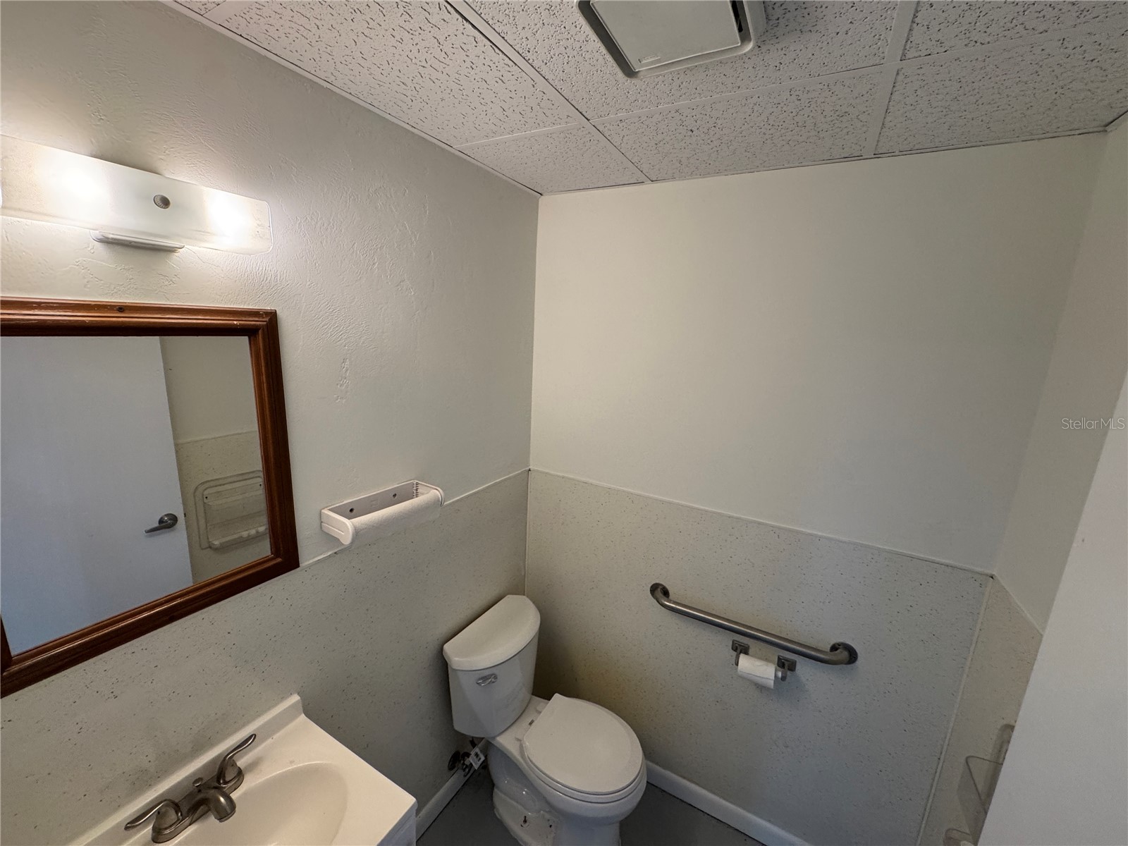 702 W Park Avenue #A1 Edgewater FL 32132 NS1087234 image6