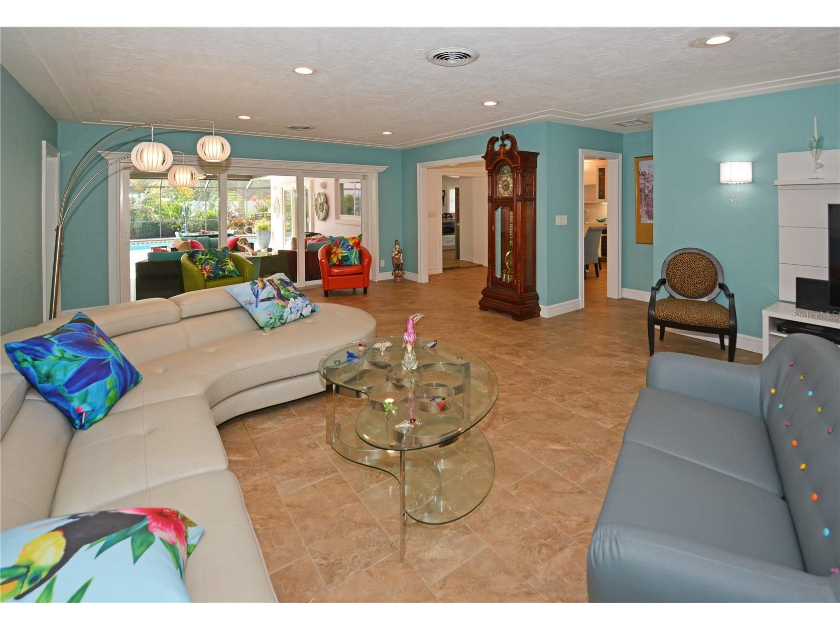 7020 Mango Avenue S Saint Petersburg FL 33707 TB8517708 image11
