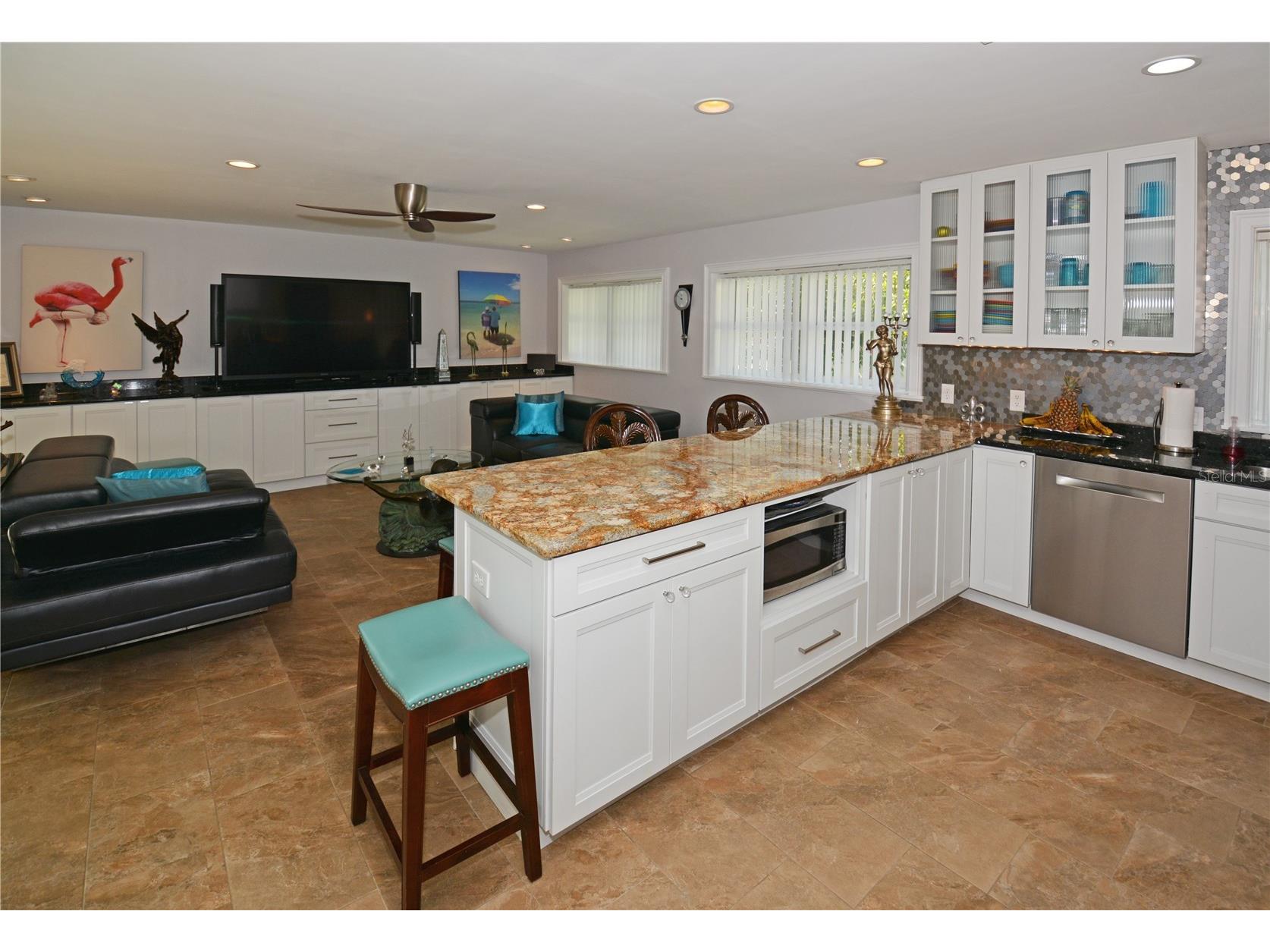 7020 Mango Avenue S Saint Petersburg FL 33707 TB8517708 image14
