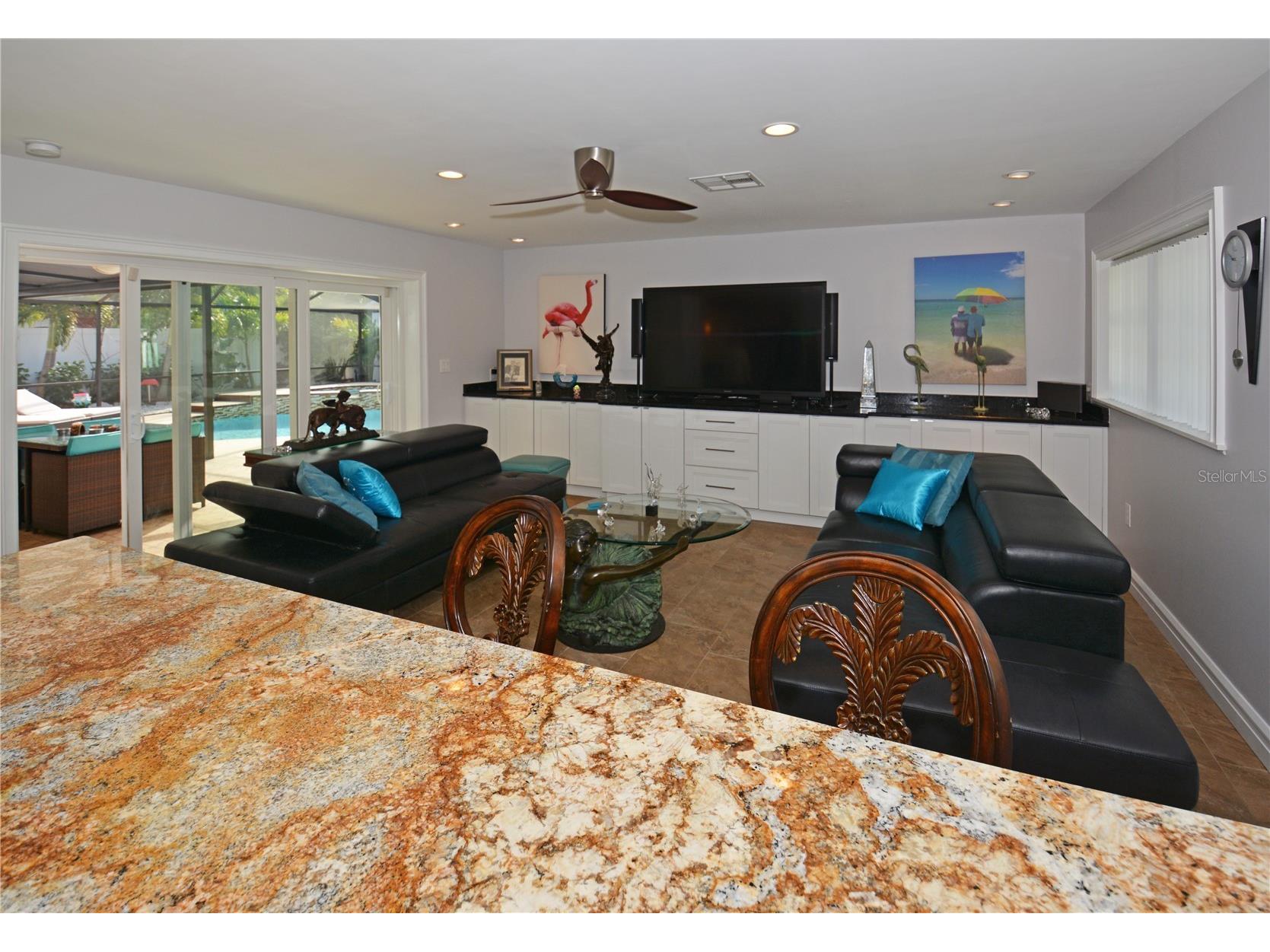 7020 Mango Avenue S Saint Petersburg FL 33707 TB8517708 image17
