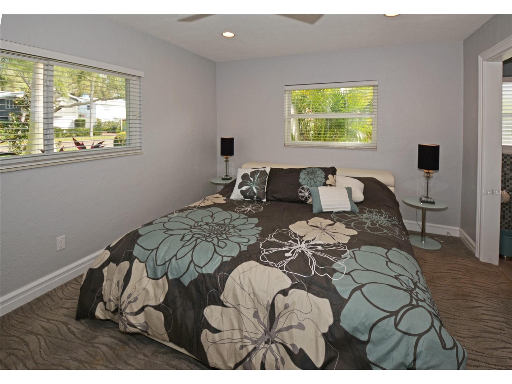 7020 Mango Avenue S Saint Petersburg FL 33707 TB8517708 image25